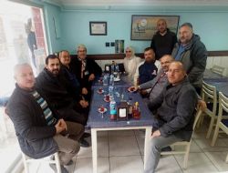 Altnova'da muhtar ve muhtar adaylar bir araya geldi